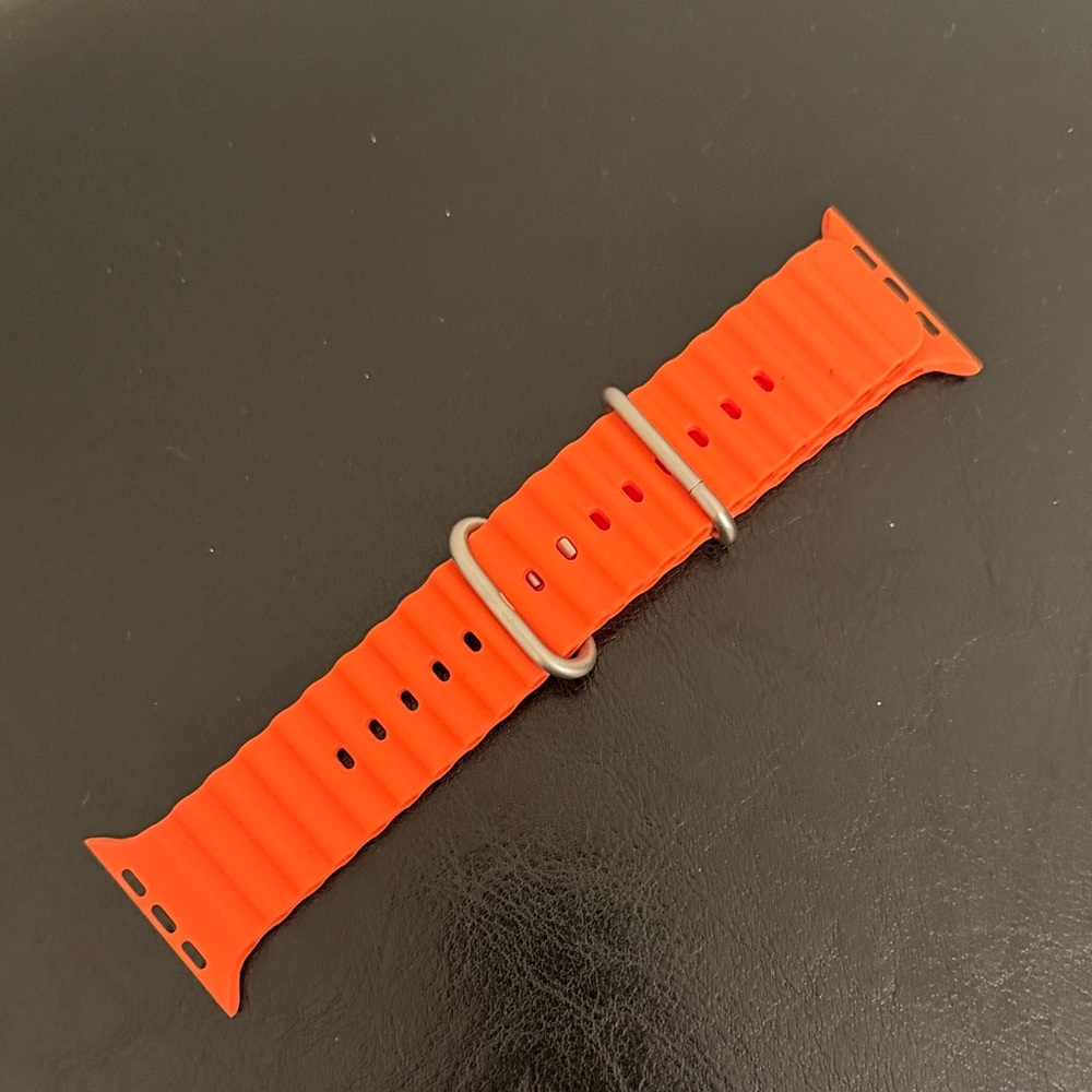 Never Worn-Adjustable Smart Watch Band